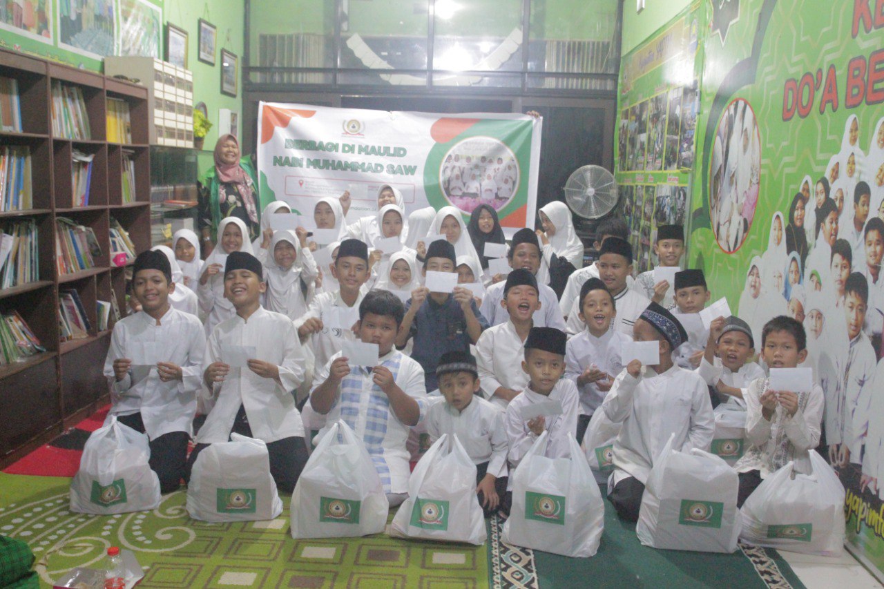 Berbagi Berkah di Hari Maulid Nabi Muhammad SAW