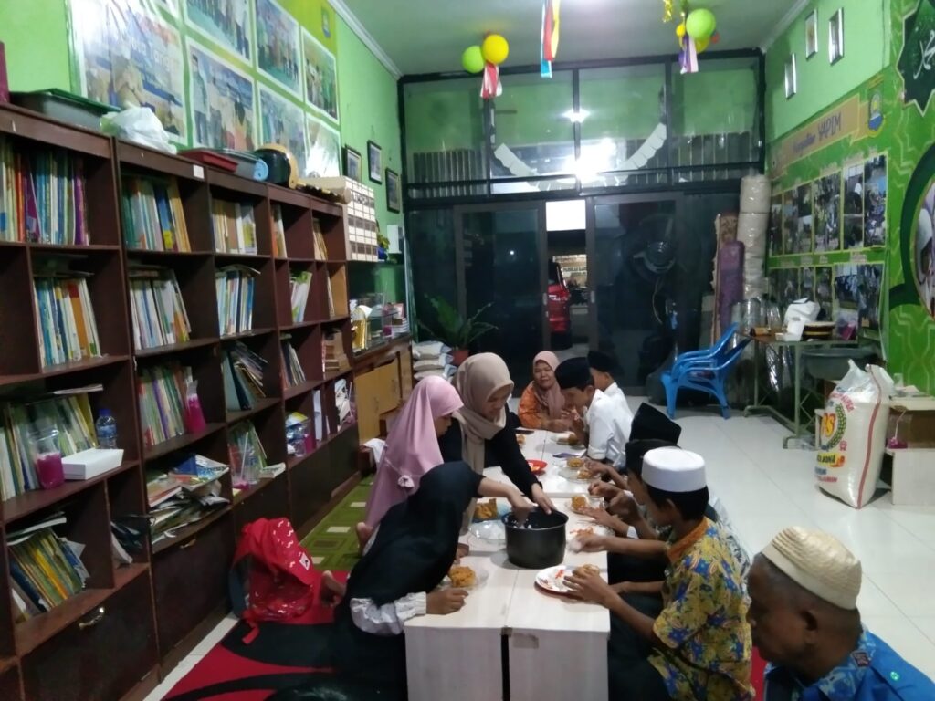 Berbagi Takjil dan Buka Bersama di Yapim