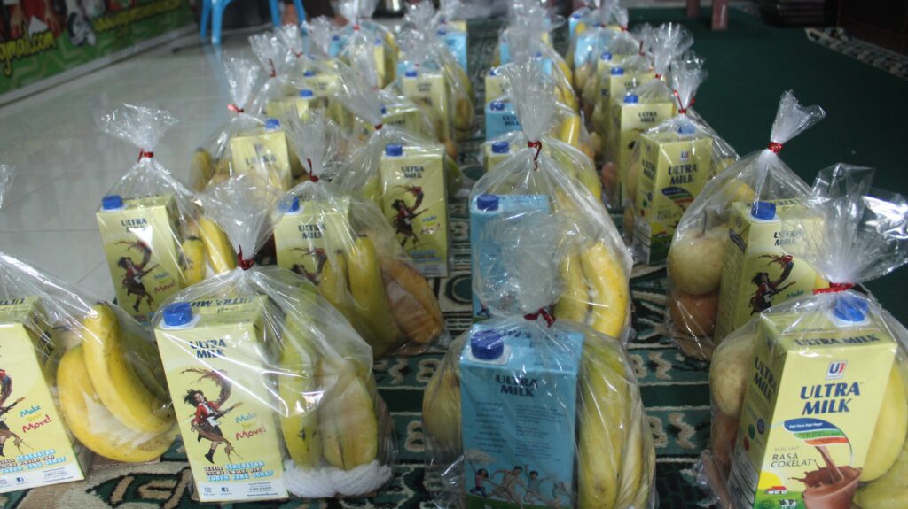 MARI BERBAGI SUSU DAN BUAH