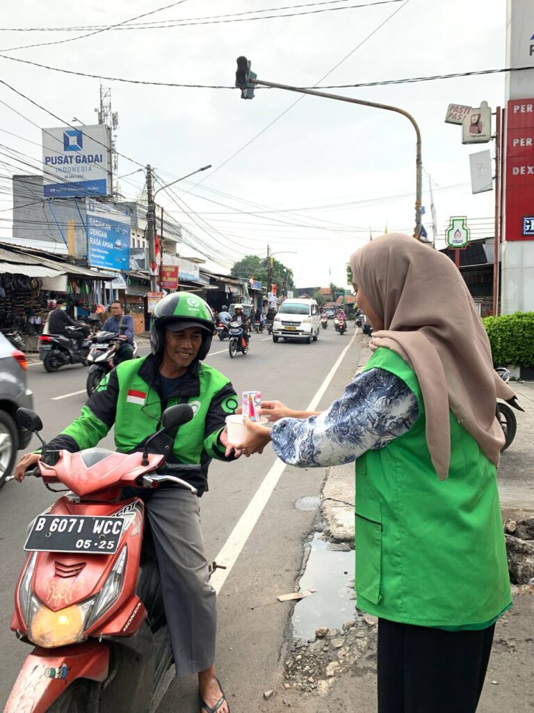 Jumat Berkah Berbagi Nasi Box