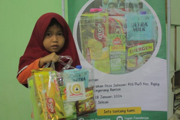 Berbagi Nutrisi untuk Adik-adik Yatim di Asrama Berbagi Nutrisi untuk Adik-adik Yatim