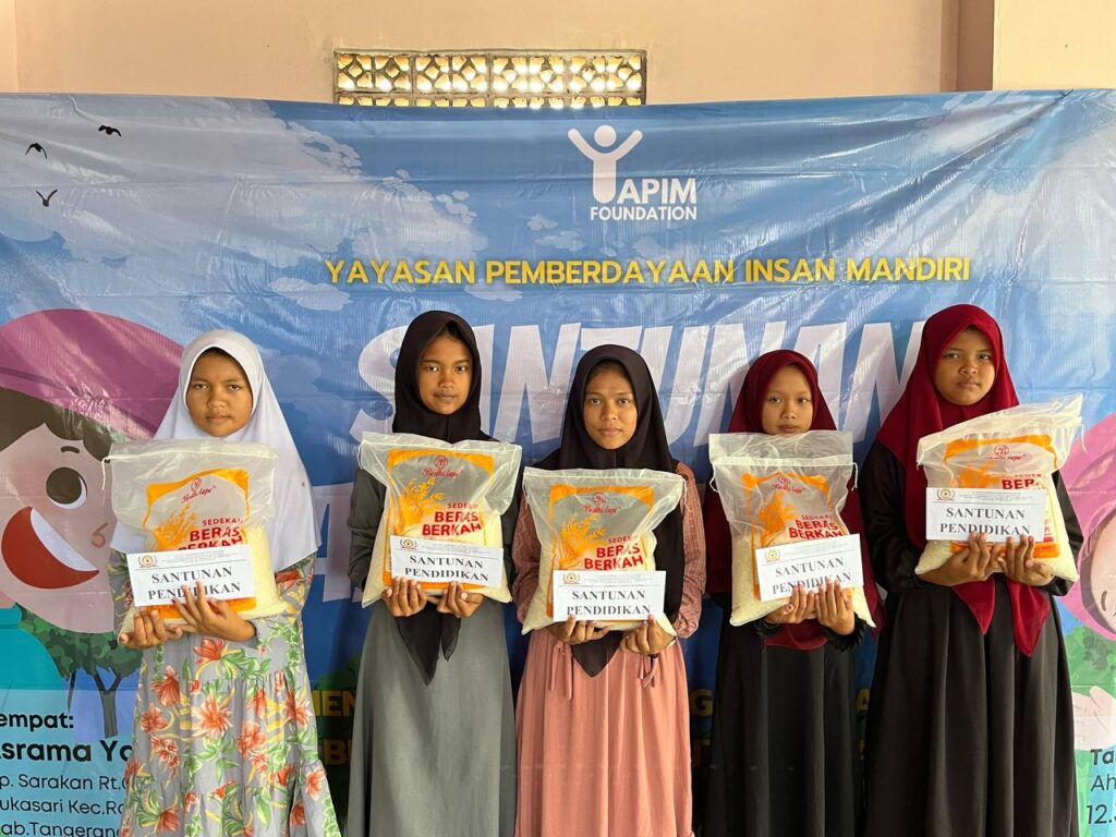 SANTUNAN AKHIR TAHUN 2024
{berbagi}