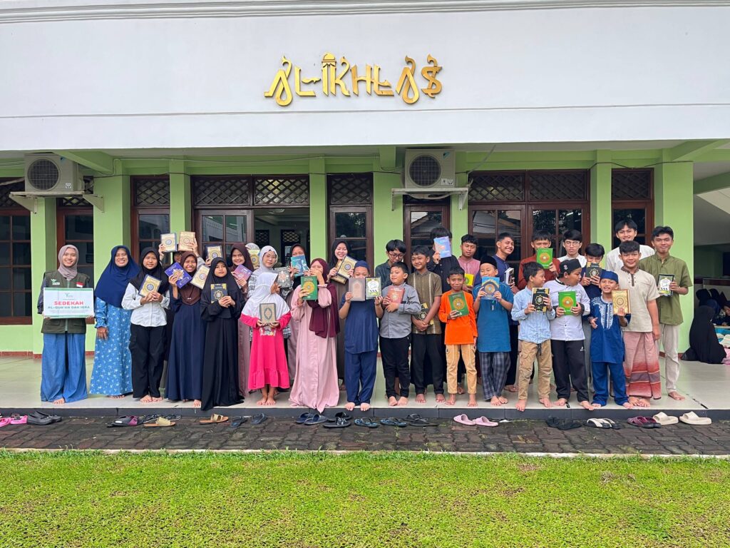 wakaf 100 Al-Qur’an dan Iqro Tangerang